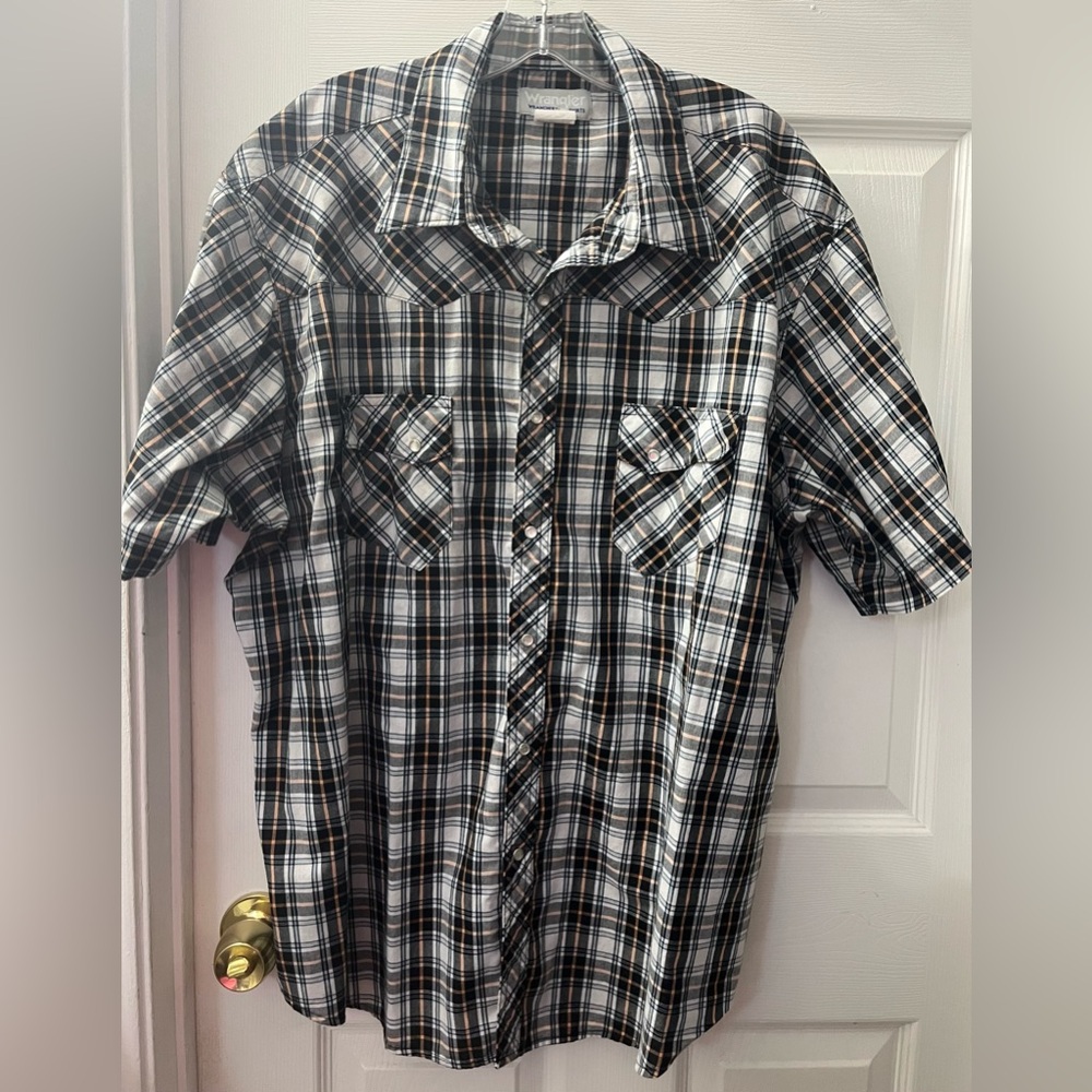 Wrangler short sleeve Women Wrangler shirt 👕 size 2X